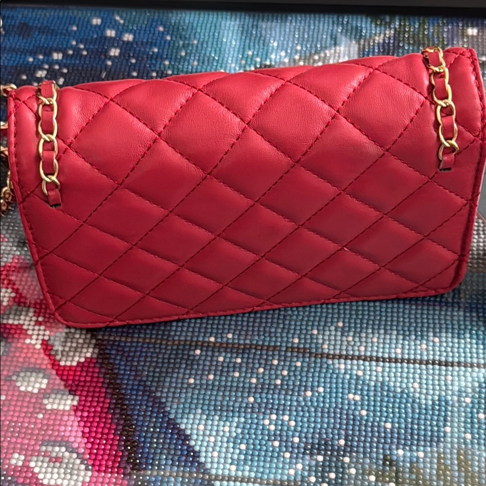 Badgley Mischka Red Quilted Crossbody Bag - Picture 7 of 12